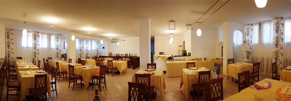 Ricci Hotel - Marina Di Grosseto Ngoại thất bức ảnh